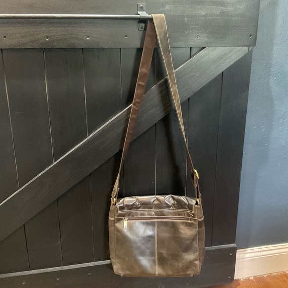 Italian Leather Messenger Bag - Picture 2 of 5